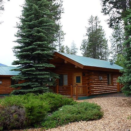Silverwolf Log Chalets Coram Εξωτερικό φωτογραφία